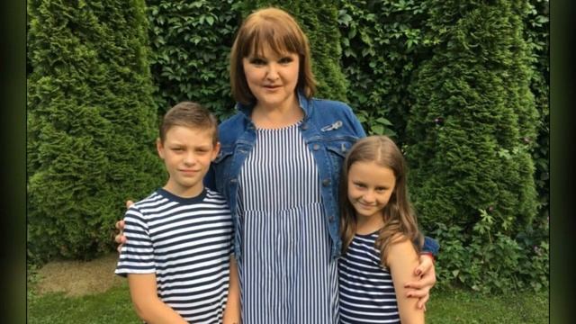 ВЗЯЛА ИЗ ДЕТДОМА ДВОИХ ДЕТЕЙ! Как выглядят приёмные дети Маргариты Суханкиной. смотреть онлайн