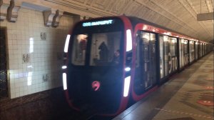 Поезд метро Москва 2020