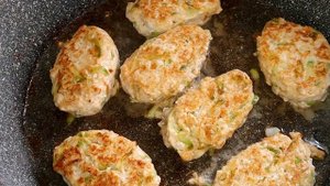 Куриные котлеты с творогом и кабачком – простой рецепт