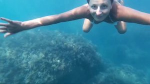Мир под водой, Юля ныряет со скалы ❤️?❤️? #море #отдых