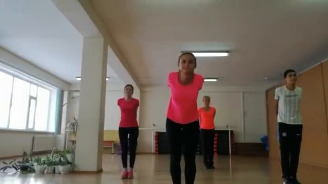 Растяжка стоя. Г. Нур-Султан, ШЛ27 смотреть онлайн