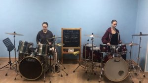 Занятие на барабанах ( девочки с хореографического отделения) Училище Искусств