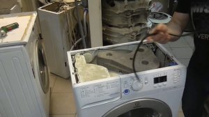 Стиральная машина Indesit innex наливает воду и моргает