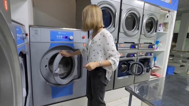 Как стирать пальто смотреть онлайн