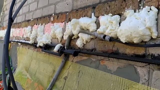 @0086 Отличия клей-пены от монтажной пены: адгезия и объем выхода пены.