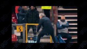 ТРЕНЕР ПСИХАНУЛ И УДАРИЛ СУДЬЮ  Красные карточки футбольным тренерам @SPORT 24