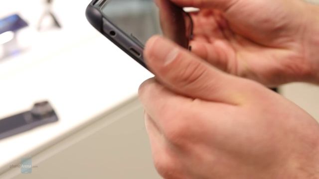 Camera Lens cases for Samsung Galaxy S7/S7 edge hands-on: useful, but bulky? смотреть онлайн