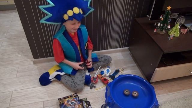 Бой бейблейдов: Фафнир ф4 оригинальный против Фафнира ф4 не оригинального! смотреть онлайн