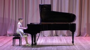 Гуреева А. 
И.С. Бах	Маленькая прелюдия C-Dur №1, II тетрадь	
К. Черни-Гермер Этюд № 43, I часть