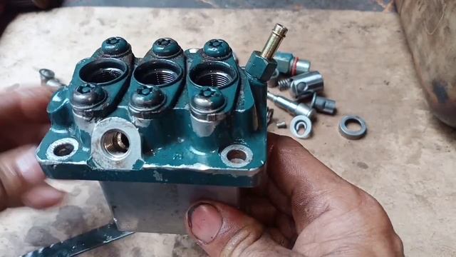how to fix fuel injection pump,remove and installed Kubota D722 смотреть онлайн