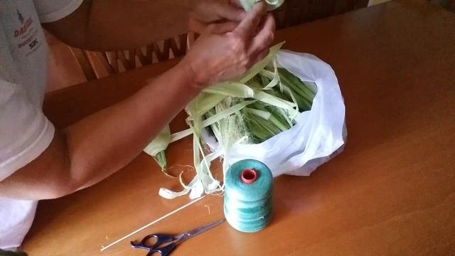 ЦВЕТОК ИЗ КУКУРУЗЫ. РУКОДЕЛЬНИЦА.