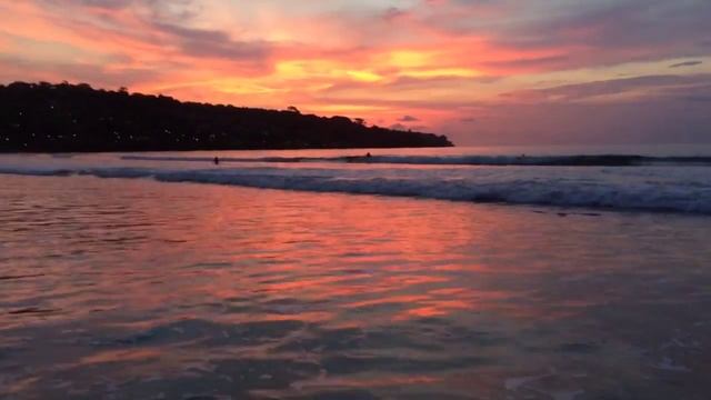 Закат на Бали на пляже Jimbaran смотреть онлайн