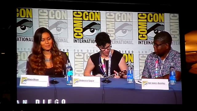 Everything Stays - Rebecca Sugar with Olivia Olson - SDCC 2015 смотреть онлайн