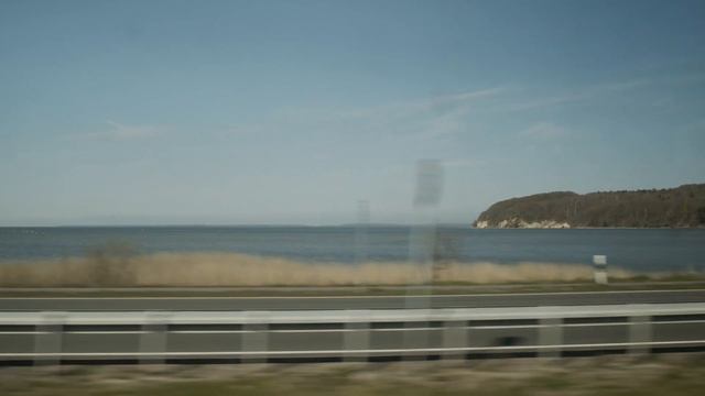 Z O E | In transit (MPC One) смотреть онлайн