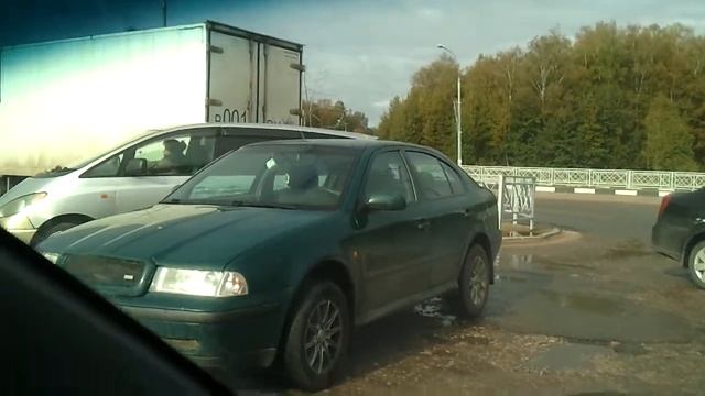 Блондинка припорковала авто Обнинск смотреть онлайн