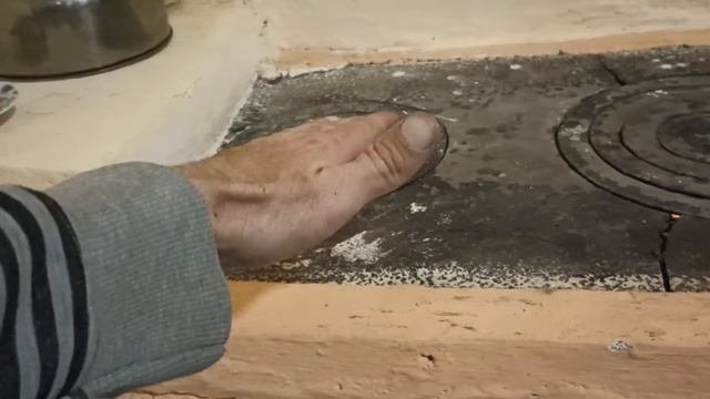 Воздушное отопление.  От обычной печки( БЕЗ ВЕНТИЛЯТОРА).. На выходе ЖАР..