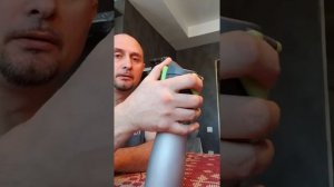 Удобная термокружка для городского ношения.