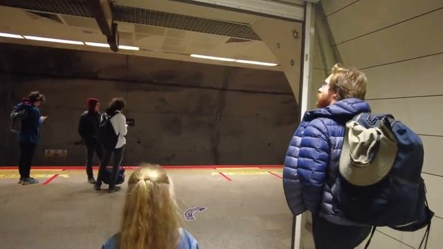 НАШ ОТЕЛЬ В СТАМБУЛЕ ( с завтраками). Стамбульское метро и выставка художников.