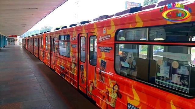 Metro trains for kids and toddlers / Цветные поезда метро для детей