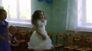 Я рисую солнце, я рисую речку...