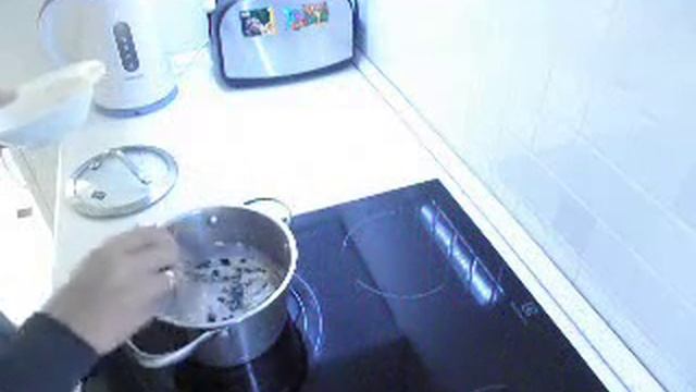 Молочная каша с фруктами для грудничка / Молочна каша з фруктами для немовлят смотреть онлайн