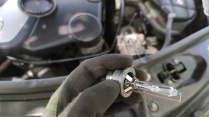 How to Replace D2S Xenon Bulbs on a Mercedes ML W164 / GL X164 with Factory Bi-Xenon HID Headlights