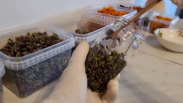 Эфирные масла из цветов роз, бархатцев, лаванды сделаем сами. Урок1