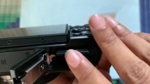 How to insert battery in canon g7x mark ii camera / How to put battery in canon camera