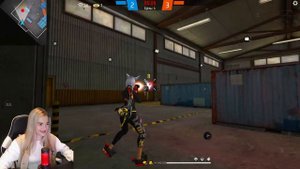 ДЕВУШКА СЫГРАЛА ПРОТИВ ЛУЧШЕГО ИГРОКА ЧЕРНОТЫ ! АЗАММ В ШОКЕ?| FREE FIRE ?