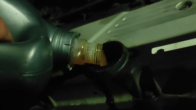 Подделка масло Mobil. на канистре 5w40 а внутри 10w40. стуканул движок на Акценте