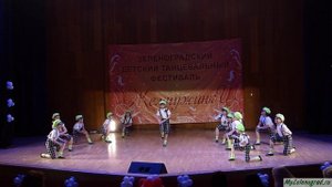 "Бублики". Исполняет средняя группа студии танца "Виктория"
