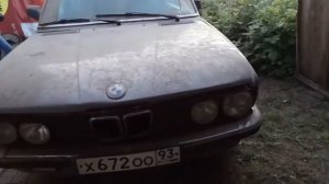 Сын выкручивает мотор BMWв отсечку.