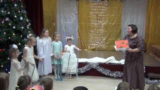 Рождественские выступления учеников Воскресной школы 4-5-6 группы 15.01.2017г. смотреть онлайн