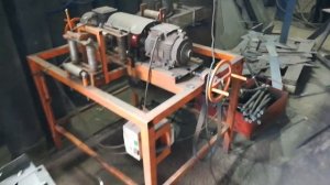 Станок для зачистки профильных труб от ржавчины.