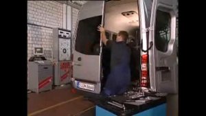 Регулировка задних дверей Mercedes-Benz Sprinter 315 Rear door adjustment