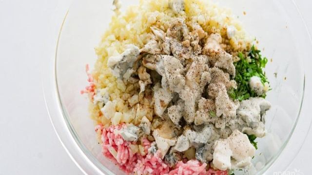 Японские пельмени Гедза с горгонзолой