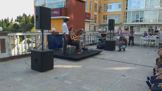 Сати Казанова на открытии частной школы Рената Ибрагимова в Ялте, Крым смотреть онлайн