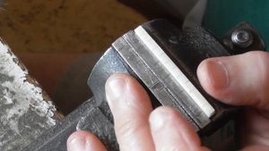 Компенсация верхнего порожка под струны(видео №409).