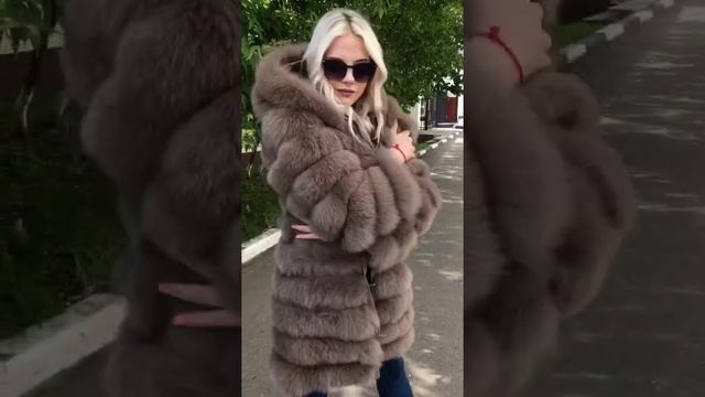 Шуба песец с капюшоном смотреть онлайн