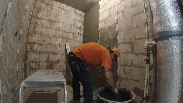 Видеоотчёт о проделанной работе - мой ремонт ч.3 - маяки и цементная штукатурка в санузле смотреть онлайн