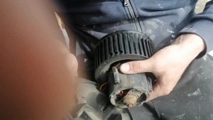 Почему автомобильный аккумулятор не держит заряд - быстро разряжается, причини