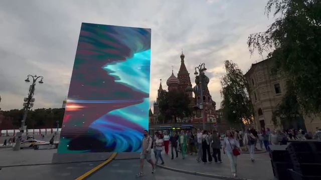 🧊Световое шоу на огромном кубе рядом с Кремлем🧊