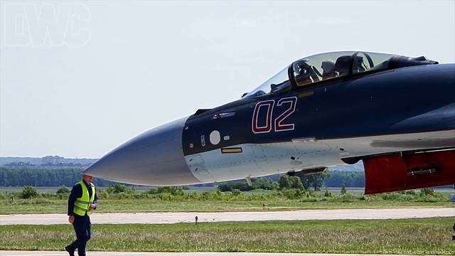 Фирменный взлёт "Соколов России" с бочкой на форсаже (Су-35С)! Авиадартс 2018! Рязань смотреть онлайн