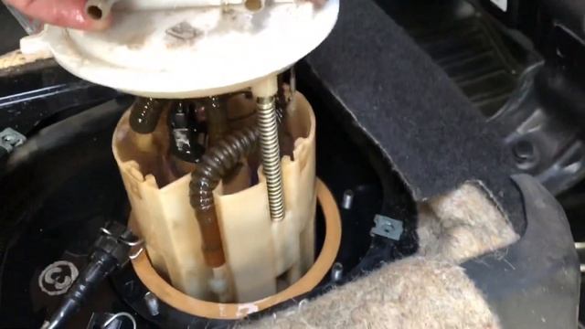 Замена фильтра топливного насоса шевролет нива смотреть онлайн