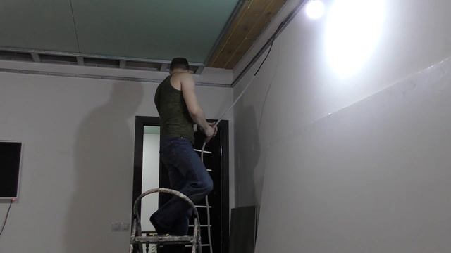 РЕМОНТ ДОМА В ДЕРЕВНЕ. МОНТАЖ ЭЛЕКТРИКИ ДВУХУРОВНЕВОГО ПОТОЛКА. ПОКУПКИ ДЛЯ РЕМОНТА В СПАЛЬНЕ. смотреть онлайн