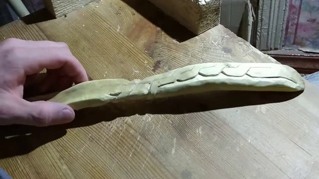 Ложка для обуви из облепихи. Процесс резьбы.