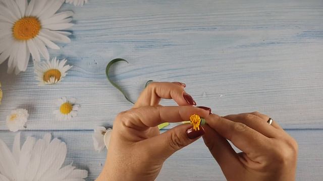 Корзина с подснежниками из фоамирана. Трогательный весенний подарок своими руками. DIY