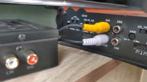 Hаспаковка, внешний обзор и установка DL Audio Gryphon Lite 4.80