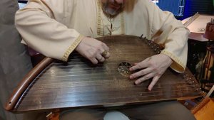 "Зеленые рукава" на гуслях из старинного дерева.