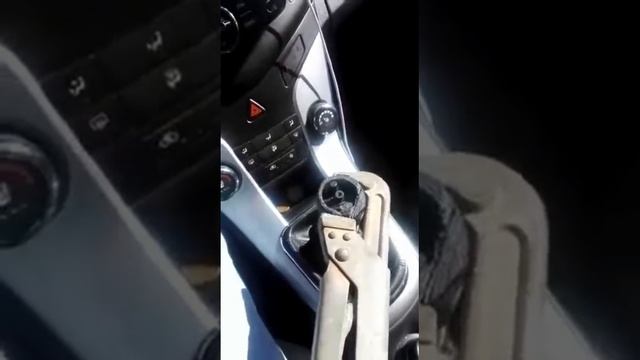 Как снять ручку КПП Шевроле круз. видео БЕЗ ЛИШНИХ СЛОВ смотреть онлайн
